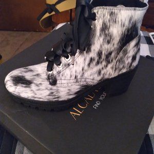 New Alcala's Alondra Cowhide boots